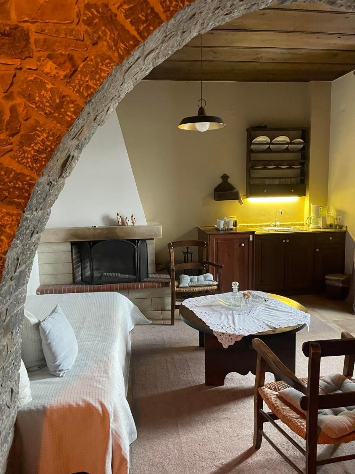 Aparthotel Αργουλιάς à Tzermiádon Extérieur photo